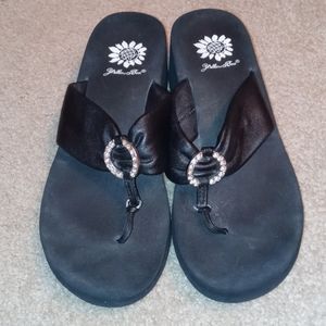 ❤ Black Leather Yellow Box Wedged Flip Flops